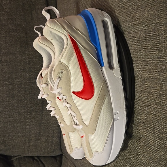 Nike Air Max Dawn - Picture 2 of 7